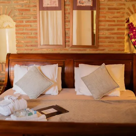 Con Piscina En Holiday home Marbella