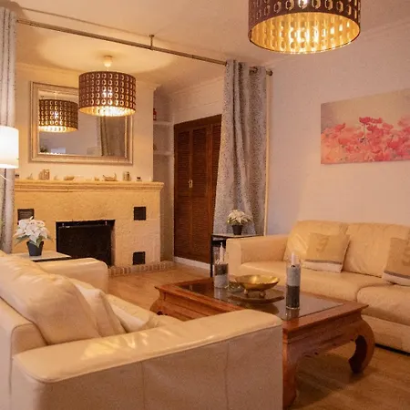 Holiday home Con Piscina En *